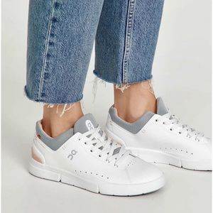 Authentic On Running Roger Sneakers